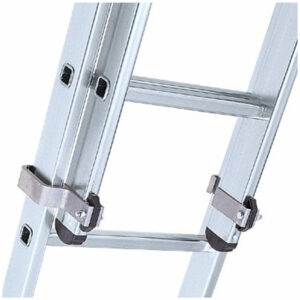 Detalle de las guías de deslizamiento de la escalera de apoyo extensible con cuerda de la SERIE M2