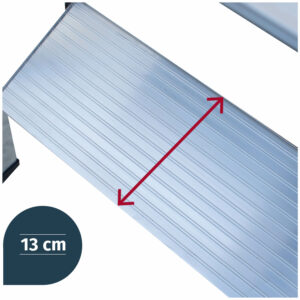 Detalle de los peldaños de la escalerilla de aluminio de la SERIE ULTRALIGHT